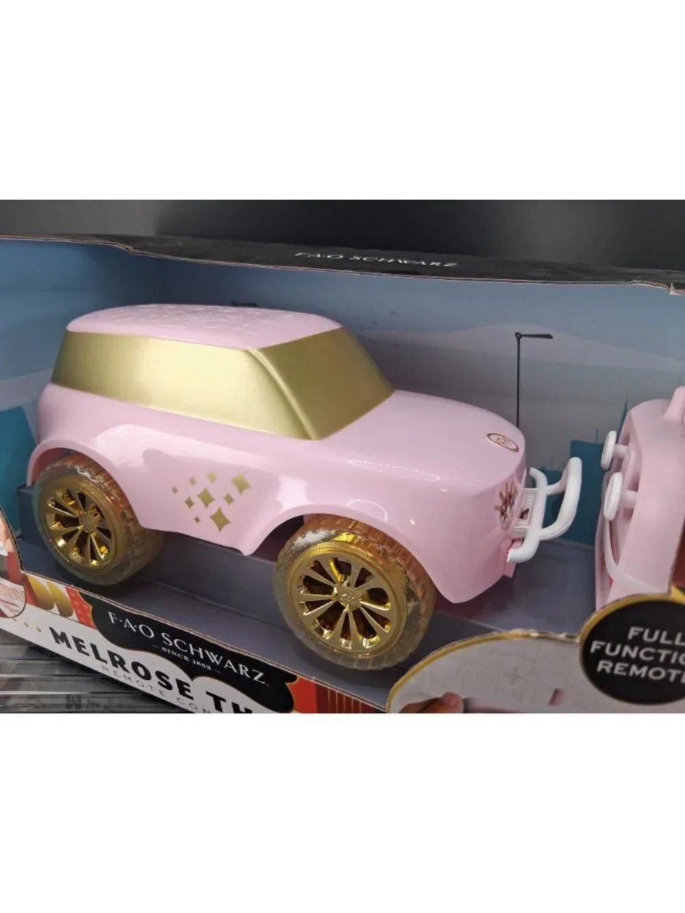 FAO Schwarz Melrose The SUV Remote Control Car Vanity Flair Set